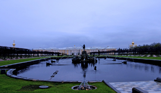 Фонтан "Нептун" в Верхнем парке.