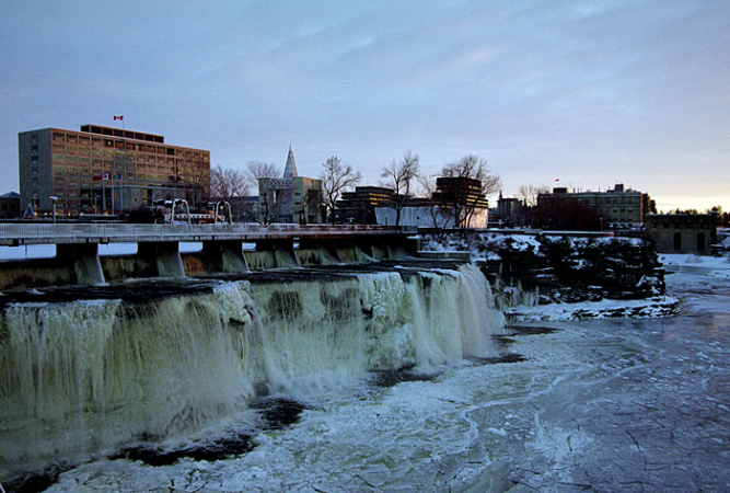 Мини-Ниагарский водопад.