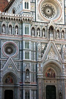 Главный вход в Флорентийский Duomo. Флоренция.