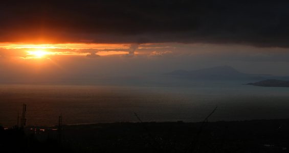 Закат над Неаполитанским заливом.