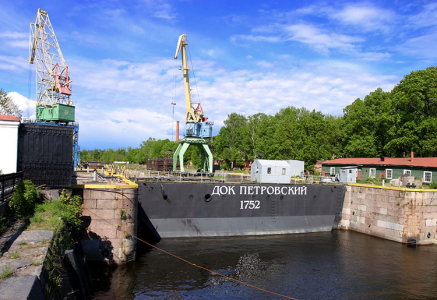 Петровский док в Кронштадте.