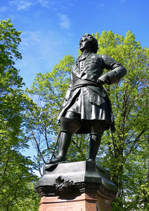 Памятник Петру I в Петровском парке. Кронштадт.