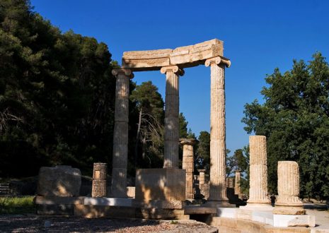 The Philippeion - храм, возведенный в честь династии македонского короля Филиппа II. Древняя Олимпия.