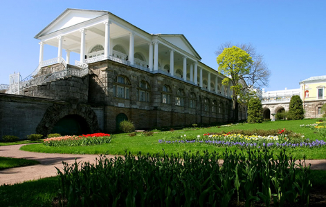 Камеронова галерея и цветущий сад. Пушкин.