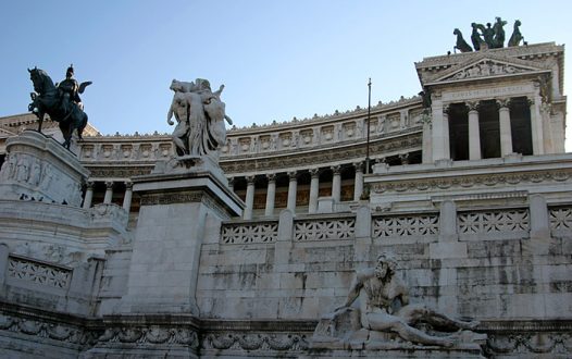 Дворец Виктора Эммануэля II, короля объединенной Италии.