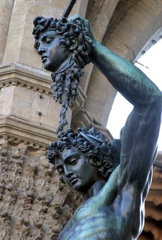 Персей с головой Медузы-Горгоны (1554). Площадь della Signoria. Флоренция.