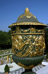 Узорные вазы Большого каскада.