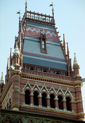 Memorial Hall и Ruskin Gothic Building. Кембридж.