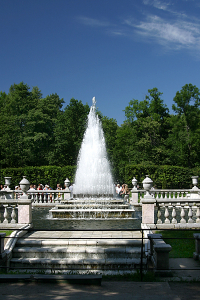 "Пирамида". Фонтан состоит из 505 струй.