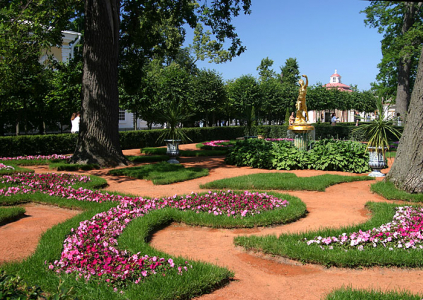 Монплезирский сад и фонтан "Колокол".