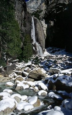 Vernal fall (весенний водопад).