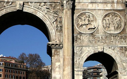 Триумфальная арка Константина. Построена в AD 315.