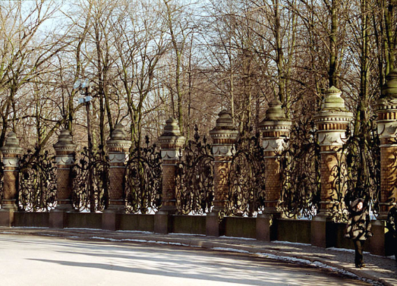 Ограда Михайловского сада.