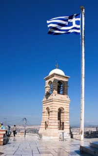 Часовня Agios Georgios на вершине холма Ликавиттос.