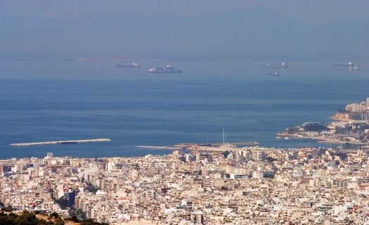 Эгейское море у берегов Афин.