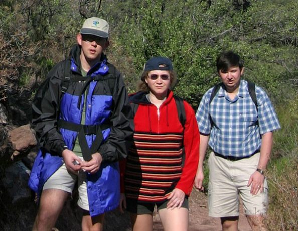 Вверх по тропе Lost mine trail.