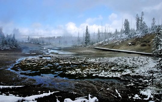 Бассейн Норриса, присыпанный снегом.