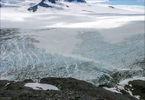 Испещеренное моренами ледовое поле Harding Ice field.
