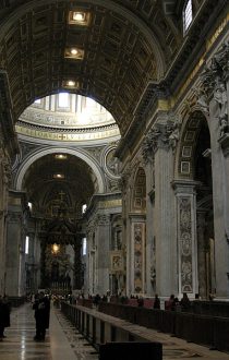 Внутри собора Св. Петра.