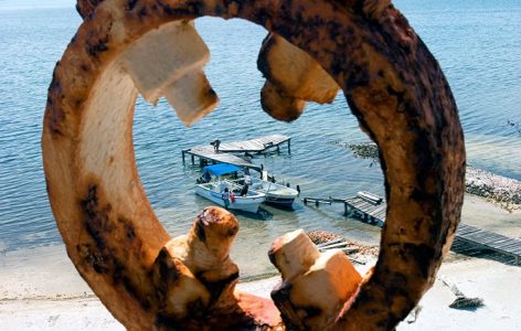 Пирс у одного из островов с высоты маяка. Aтолл Turneffe.