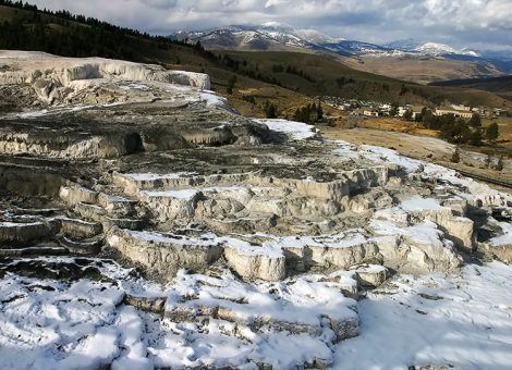 Терраса Минервы. Mammoth hot springs.