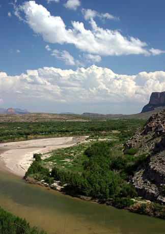 Рио Гранде и мексиканская сторона каньона Св. Елены.
