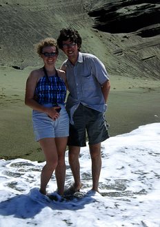 На зеленом пляже.