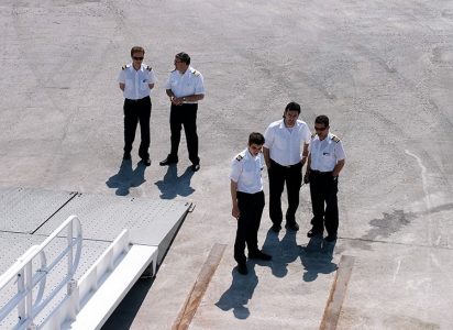 Команда парома на перерыве.