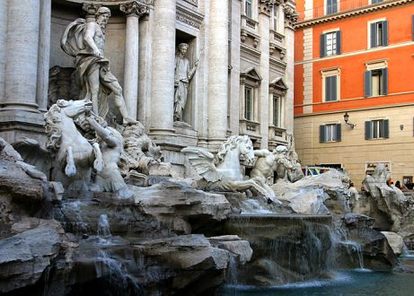 Фонтан де Треви Николы Сальви (18 век) - самый большой в Риме.