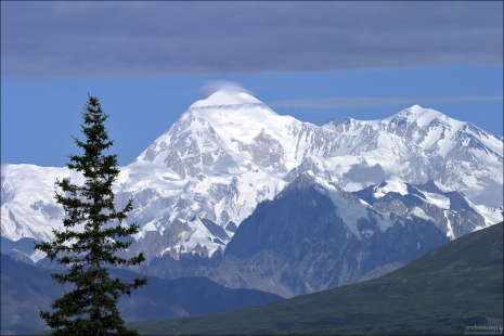 Мак-Кинли, прикрытая облачком.