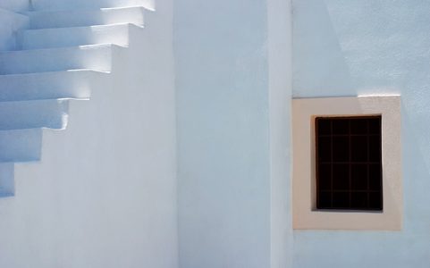 Квадратно-угловой абстракционизм.