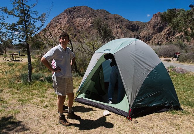Палатка Кости и Тани в кемпинге Chisos Basin campground.