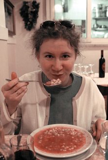 Томатный суп с буккатини (короткими макарончиками) и базиликом. Вкуснятина!