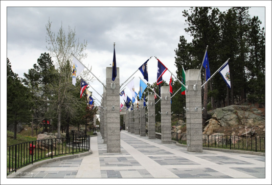 В начале Аллеи флагов.