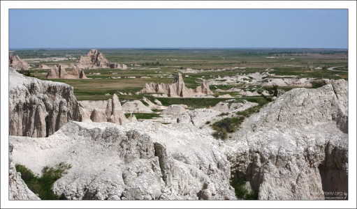 Долина с останками песчаных скал.