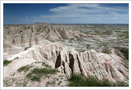 Ярко выраженные складки в Бэдлендс.