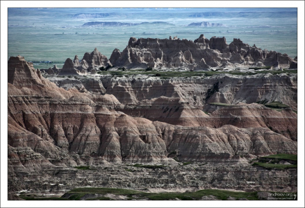 В холмах Бэдлендс находят даже спрессованный пепел от супервулкана.