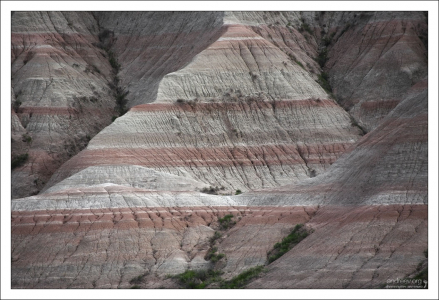 Коричневатые слои, так часто встречающиеся на срезах и называемые в парке Brule Formations – это русла древних рек.