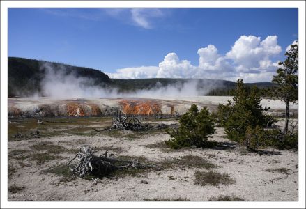 Гейзеровый бассейн Black Sand.