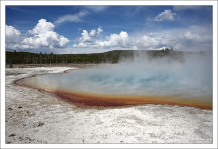 Источник Sunset Lake в бассейне Black Sand.