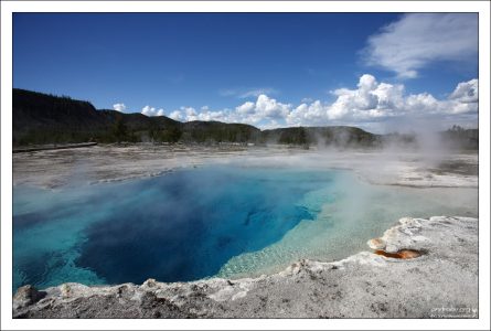 Цвет воды в Sapphire Pool напоминает восточные сапфиры.