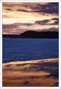 Лед и жидкое золото в одном кадре. Озеро Йеллоустоун.