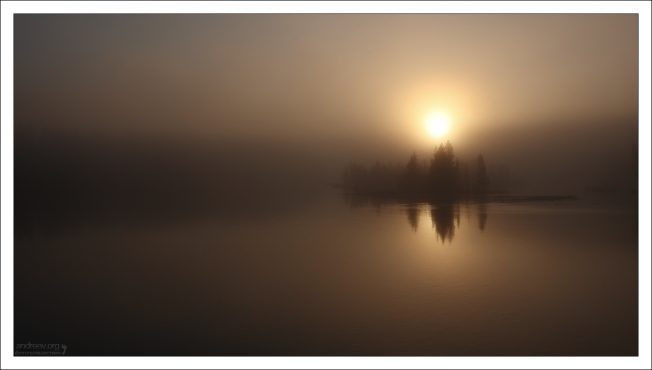 Река Yellowstone ранним утром.