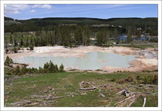 Зона грязевого вулкана в долине Hayden.