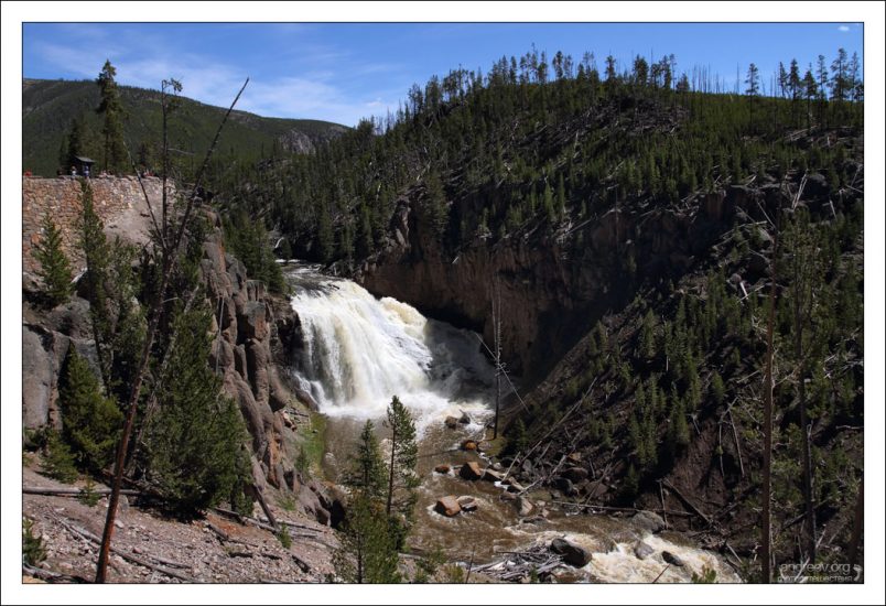 Водопад Gibbon Falls.