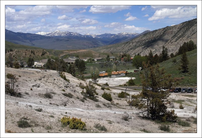 Форт Йеллоустоун - форт армии США, построенный в 1891 году около горячих источников Маммот.