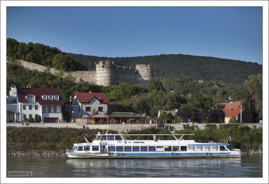 Прогулочные суда на Дунае.