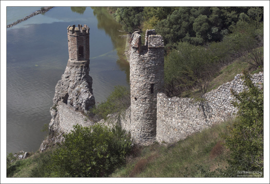Башня породила легенды о том, что с этого уступа бросались в воды Дуная девы от неразделенной любви.