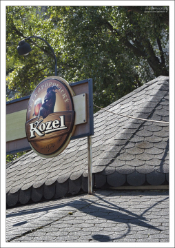 У подножия Девина Града есть несколько ресторанов и кафе, где щедро наливают пиво “Velkopopovicky Kozel”.