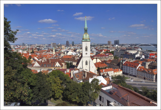 Вид на самый большой район Братиславы — Петржалку.